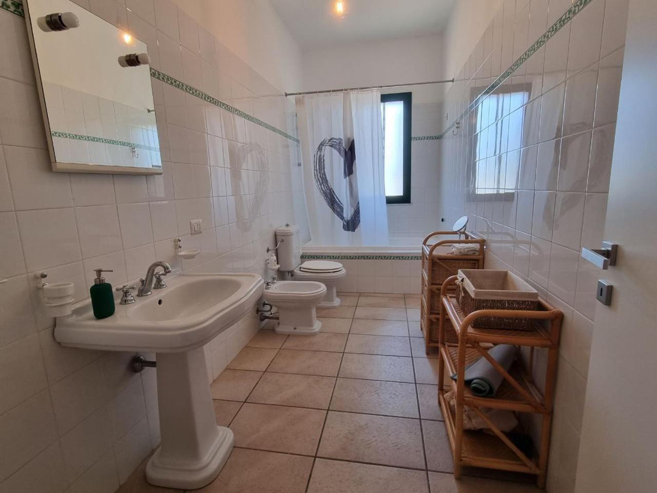 Accogliente Villa Con Piscina Caltagirone Luaran gambar