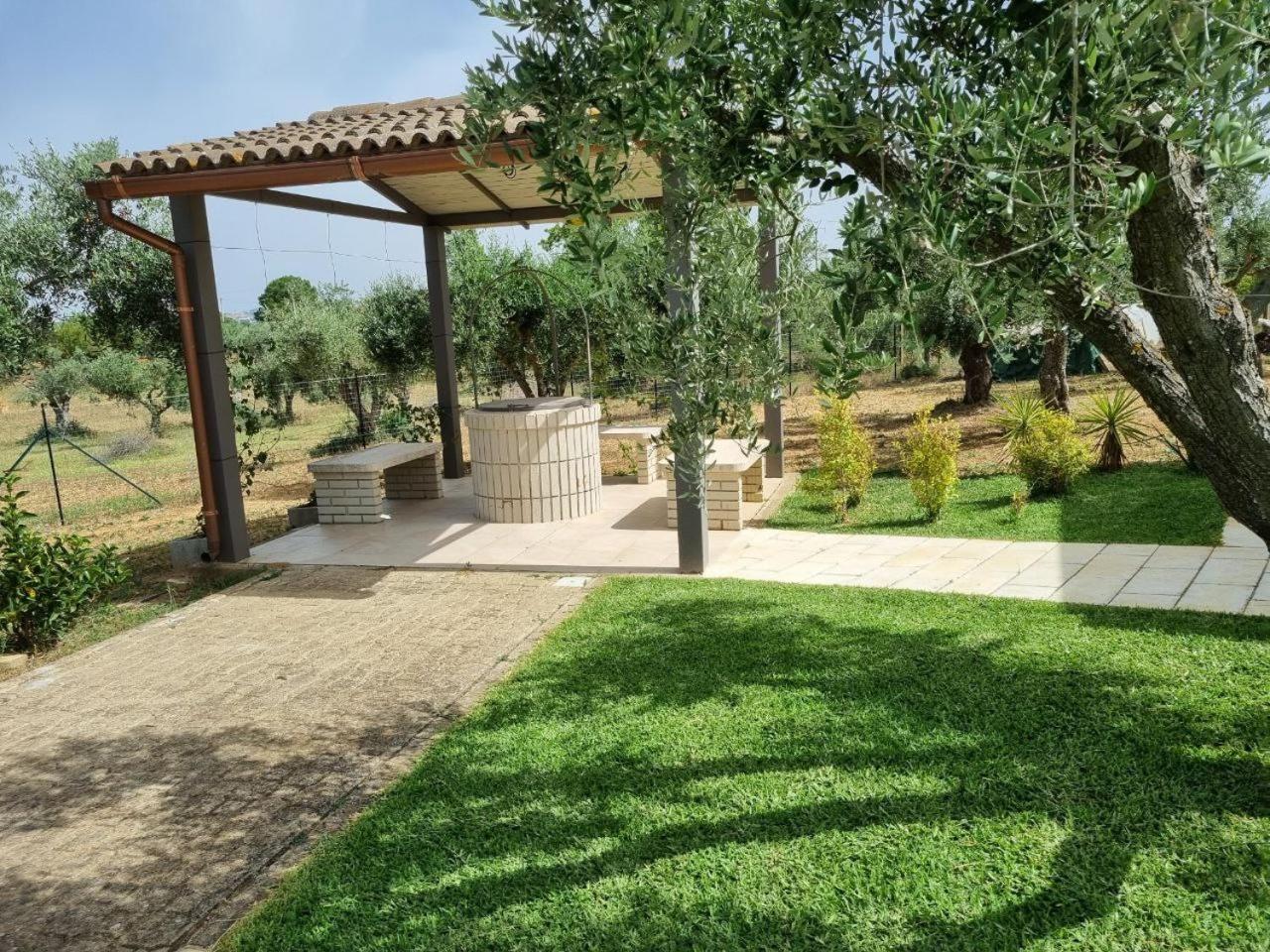 Accogliente Villa Con Piscina Caltagirone Luaran gambar