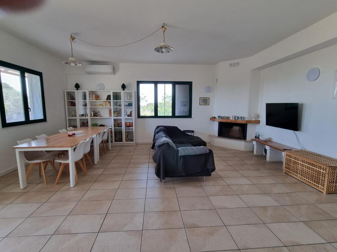 Accogliente Villa Con Piscina Caltagirone Luaran gambar