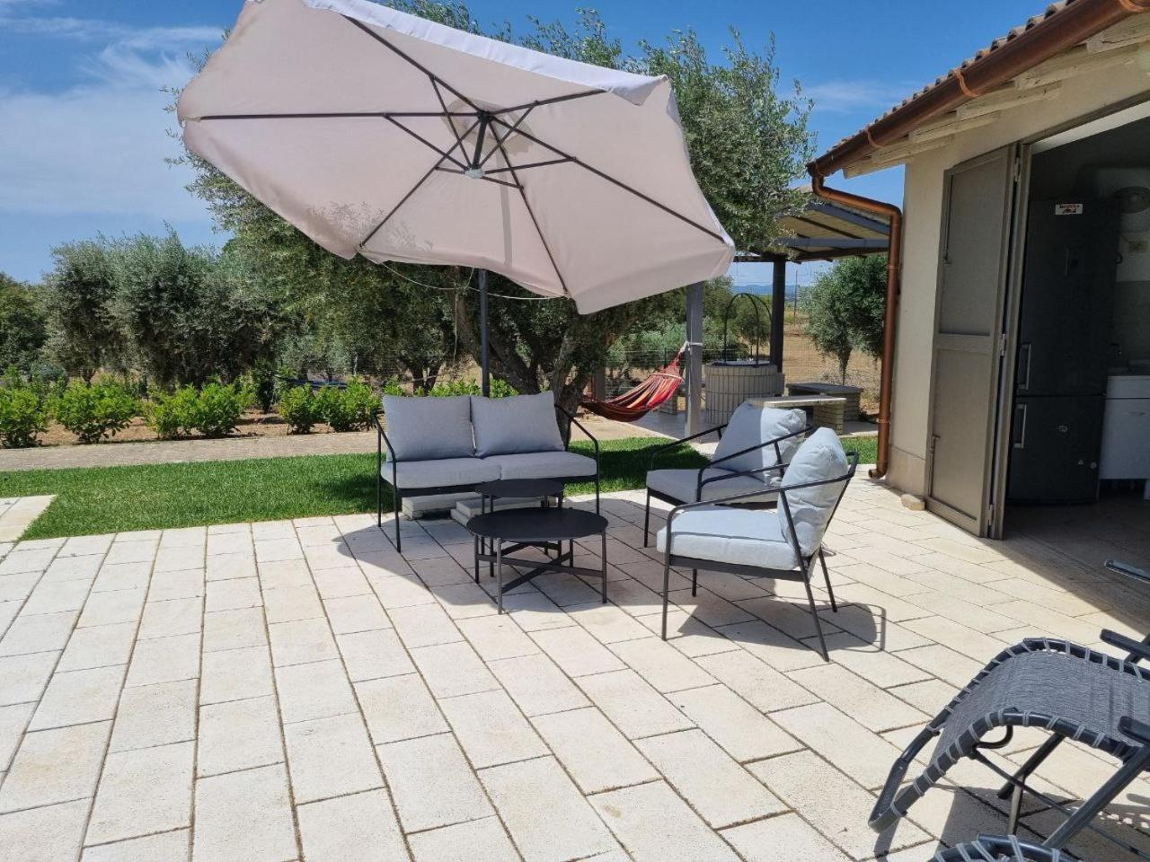 Accogliente Villa Con Piscina Caltagirone Luaran gambar